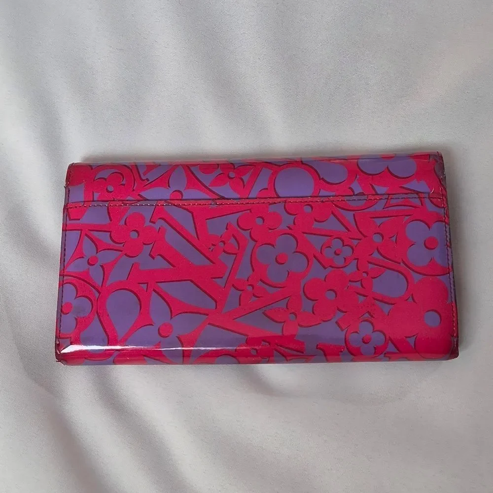 Authentic 🌸 Louis Vuitton Rose Indian Sweet Vernis Wallet